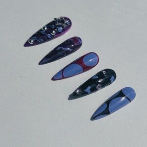 Downtown Serena inspired press on nails.